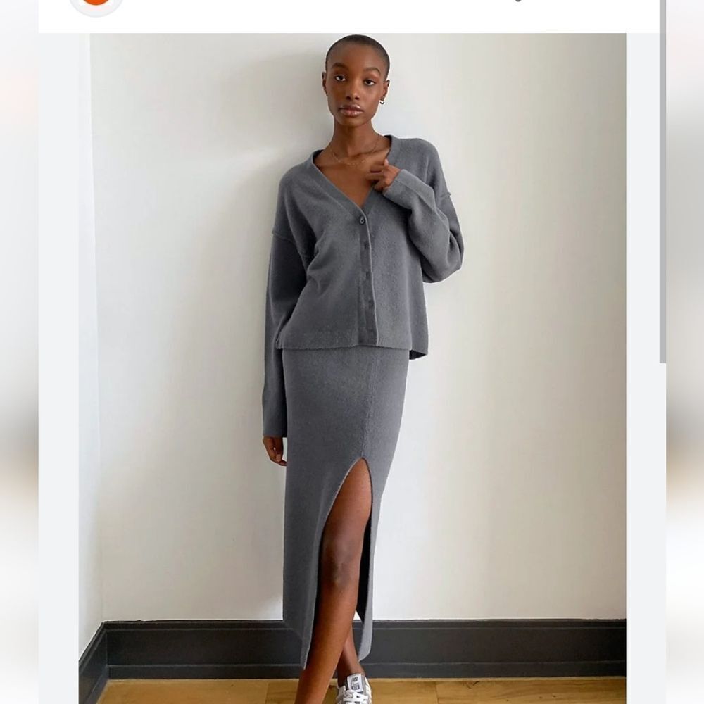 Aritzia Gray Midi Skirt